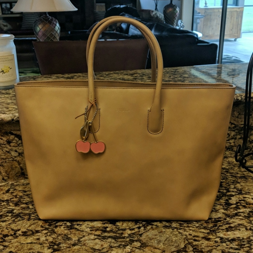 Beautiful beige leather bag from Furla